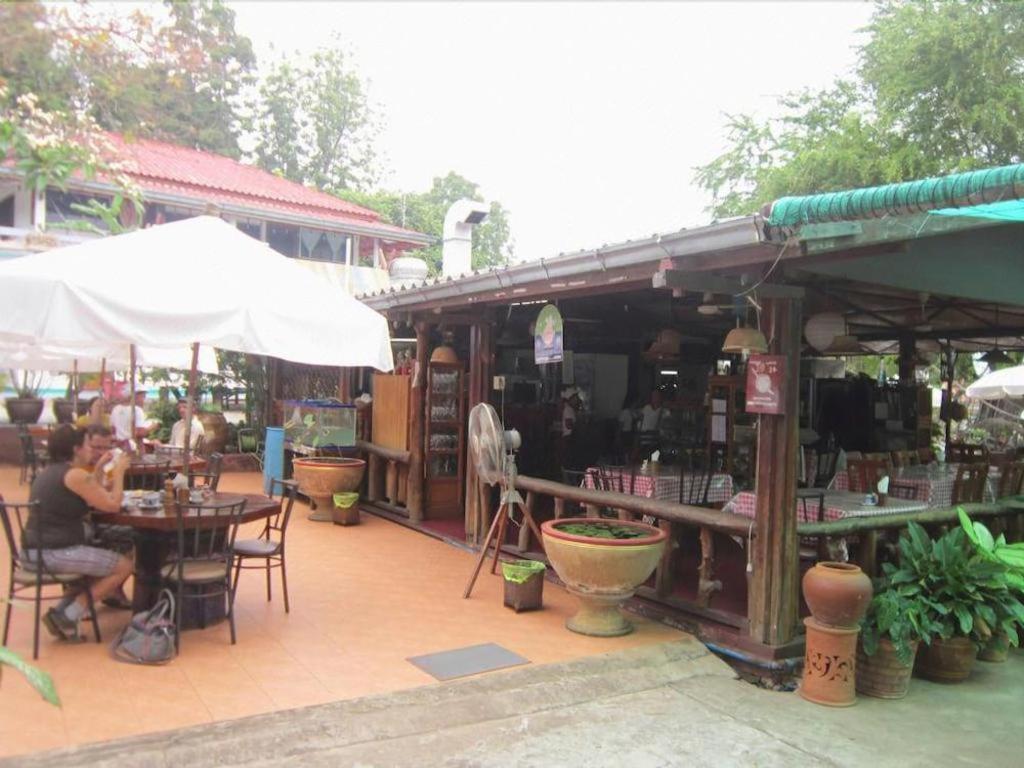 Rimtalay Resort Koh Si Chang Экстерьер фото
